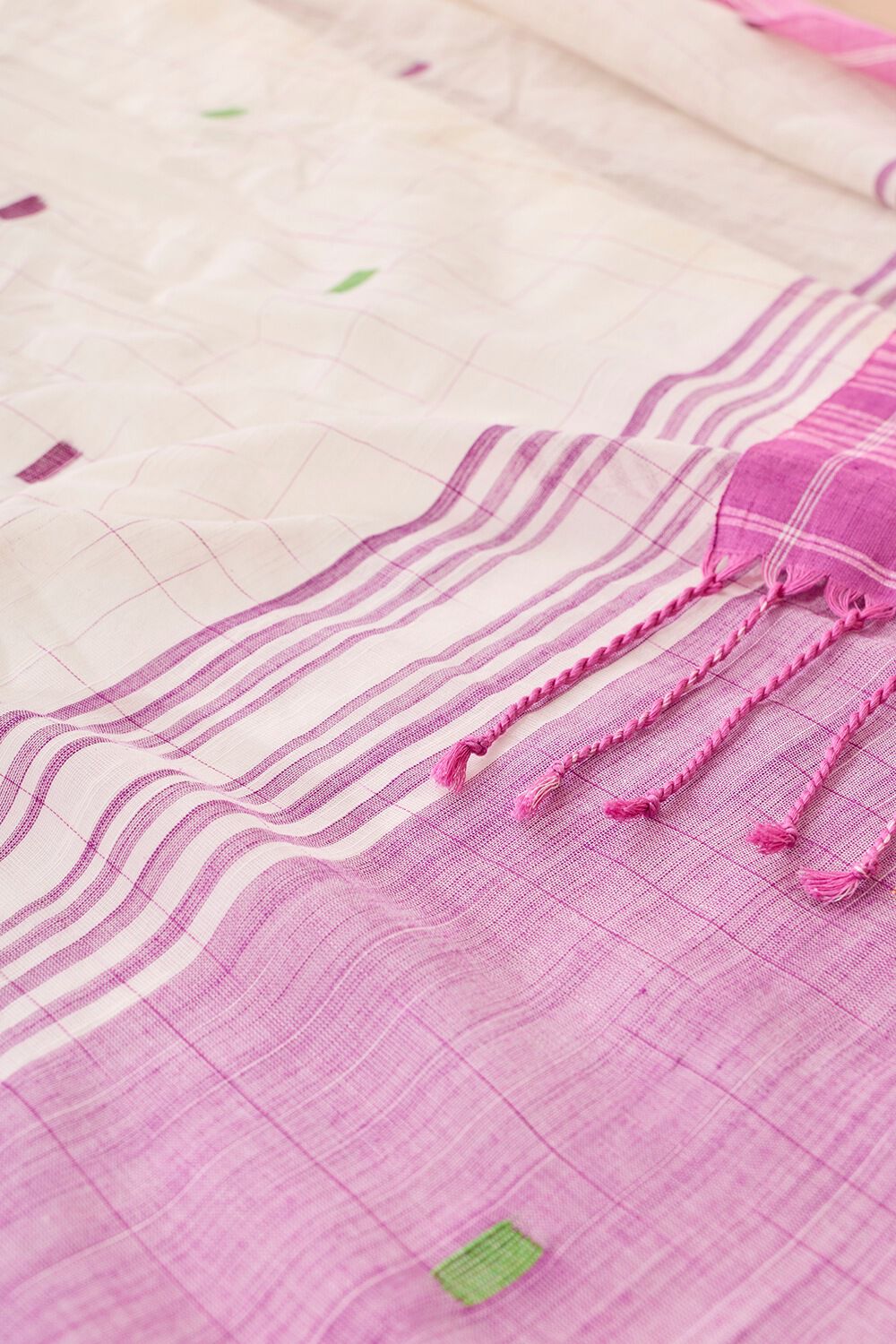 Off White Bengal Pure Cotton Jamdani Saree image number null