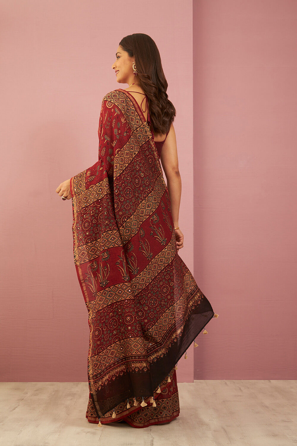 Red Gujarat Pure Silk Cotton Printed Embroidery Saree image number null