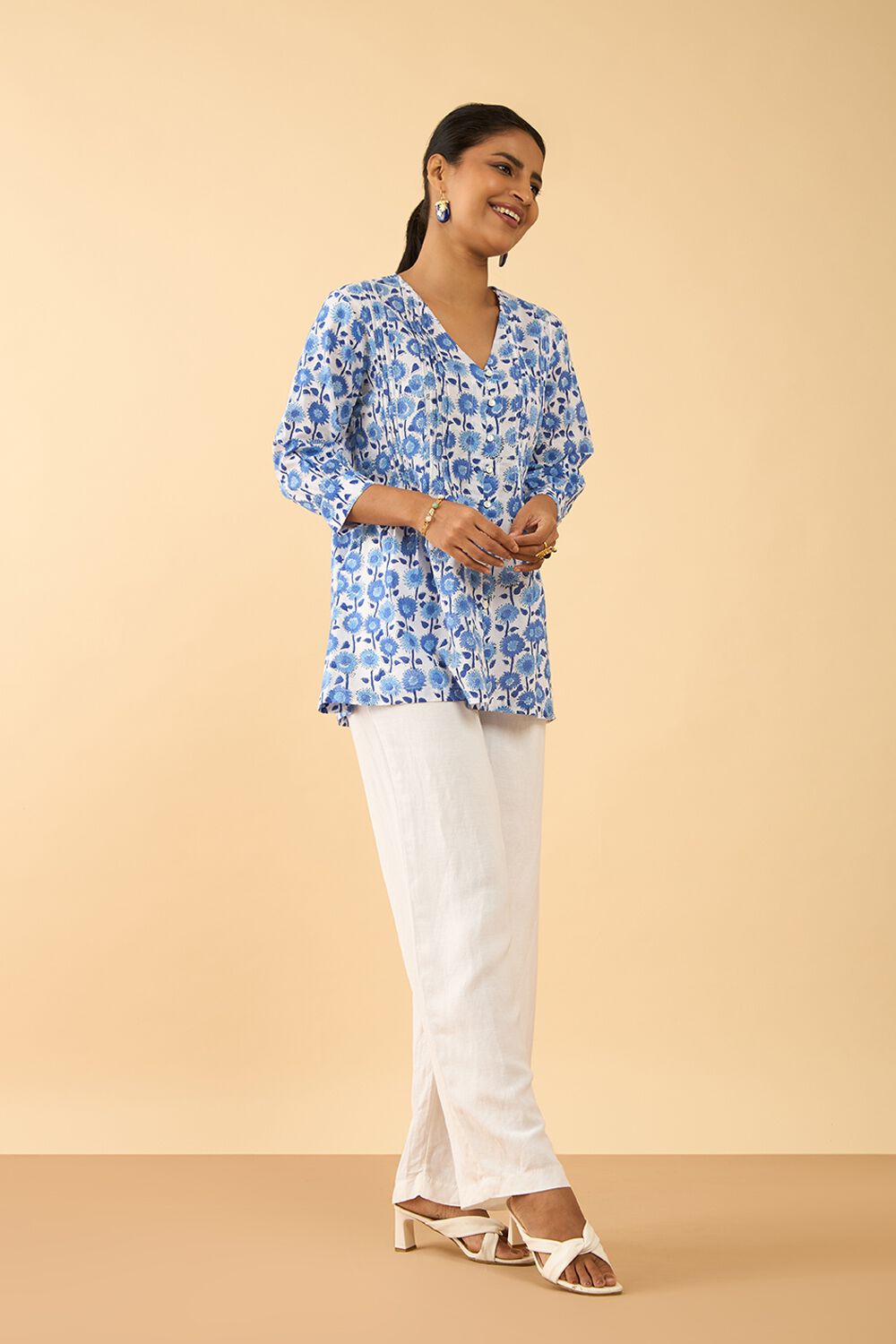 Off White Printed Sanganeri Pure Cotton Short Top image number null