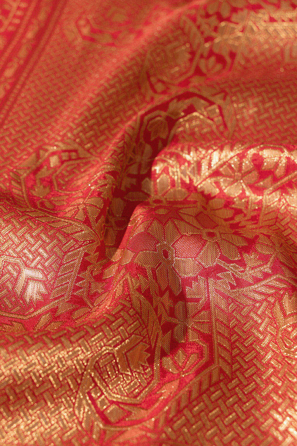 Red Pure Viscose Woven Saree image number null