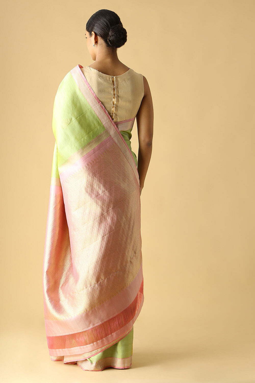 Green Pure Silk Kanjivaram Saree image number null