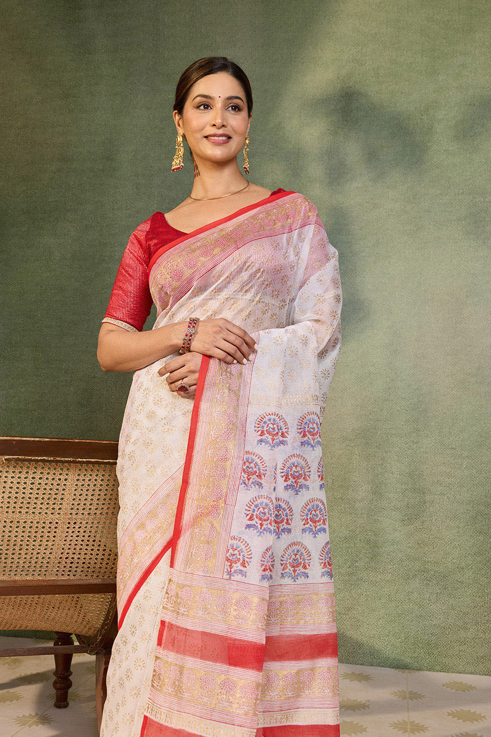 Off White Pure Silk Cotton Block Printed Bengal Saree image number null