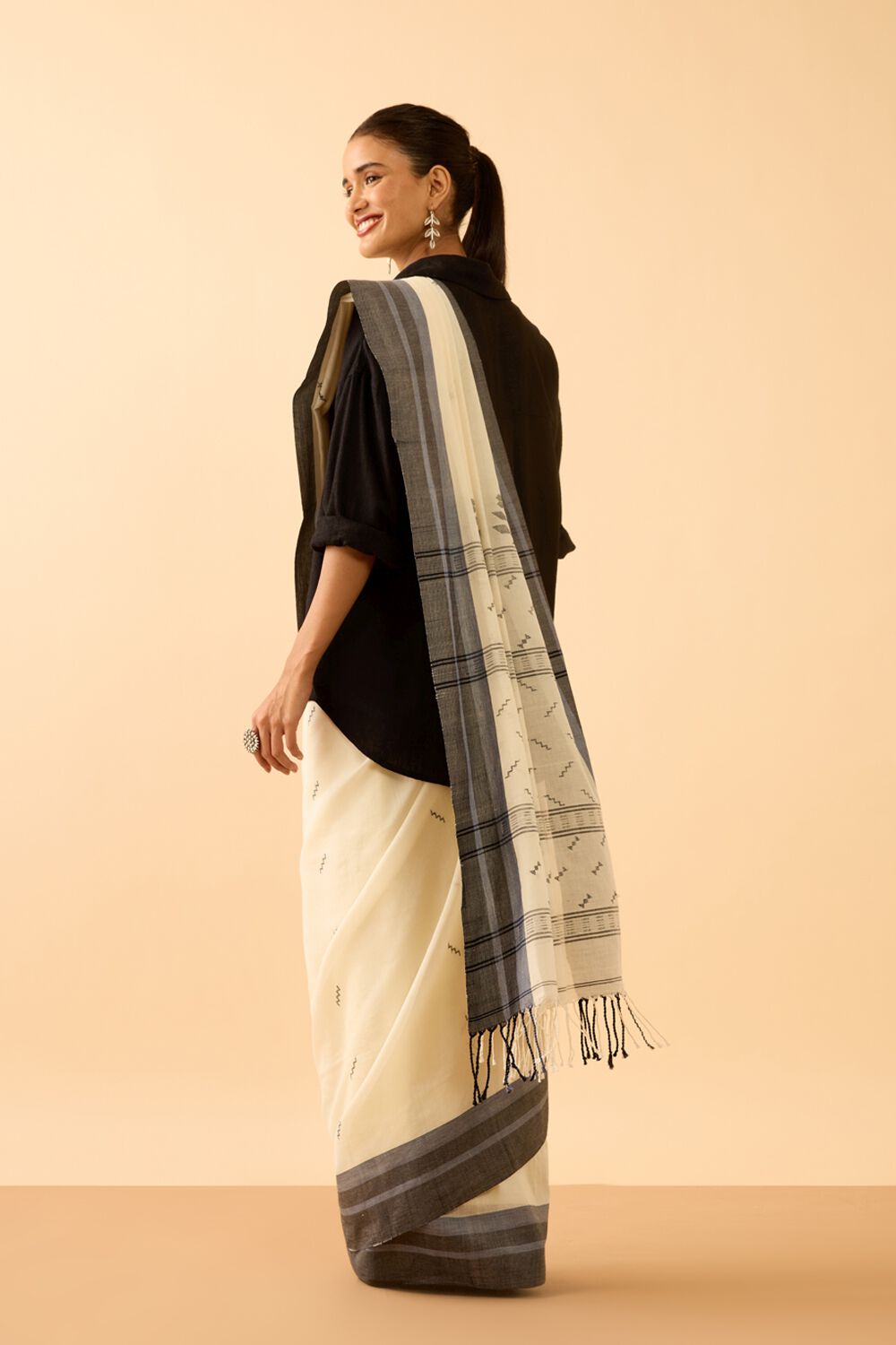 Off White Woven Pure Cotton Bengal Saree image number null