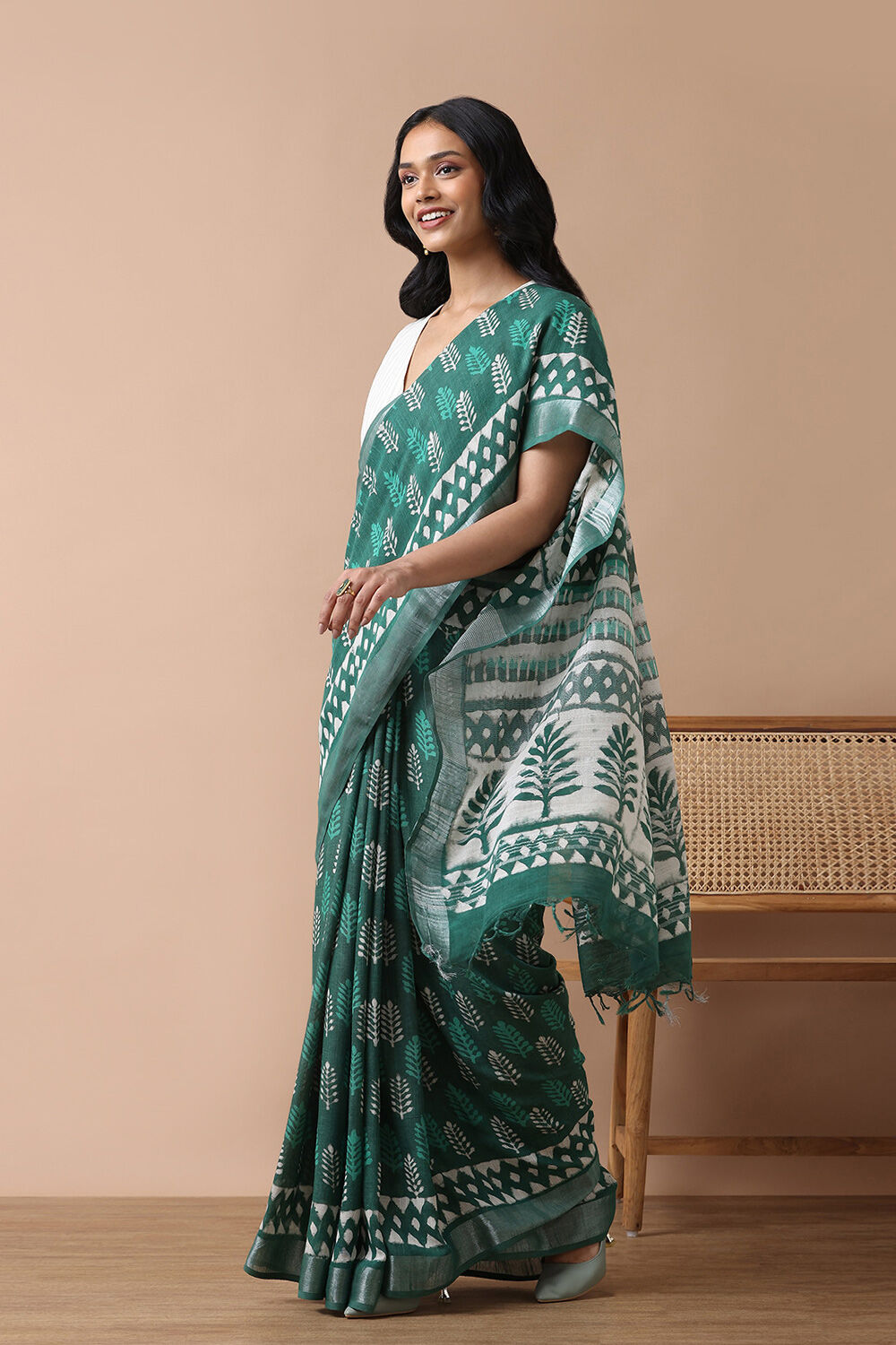 Green Cotton Viscose Contemporary Block Printed Saree image number null