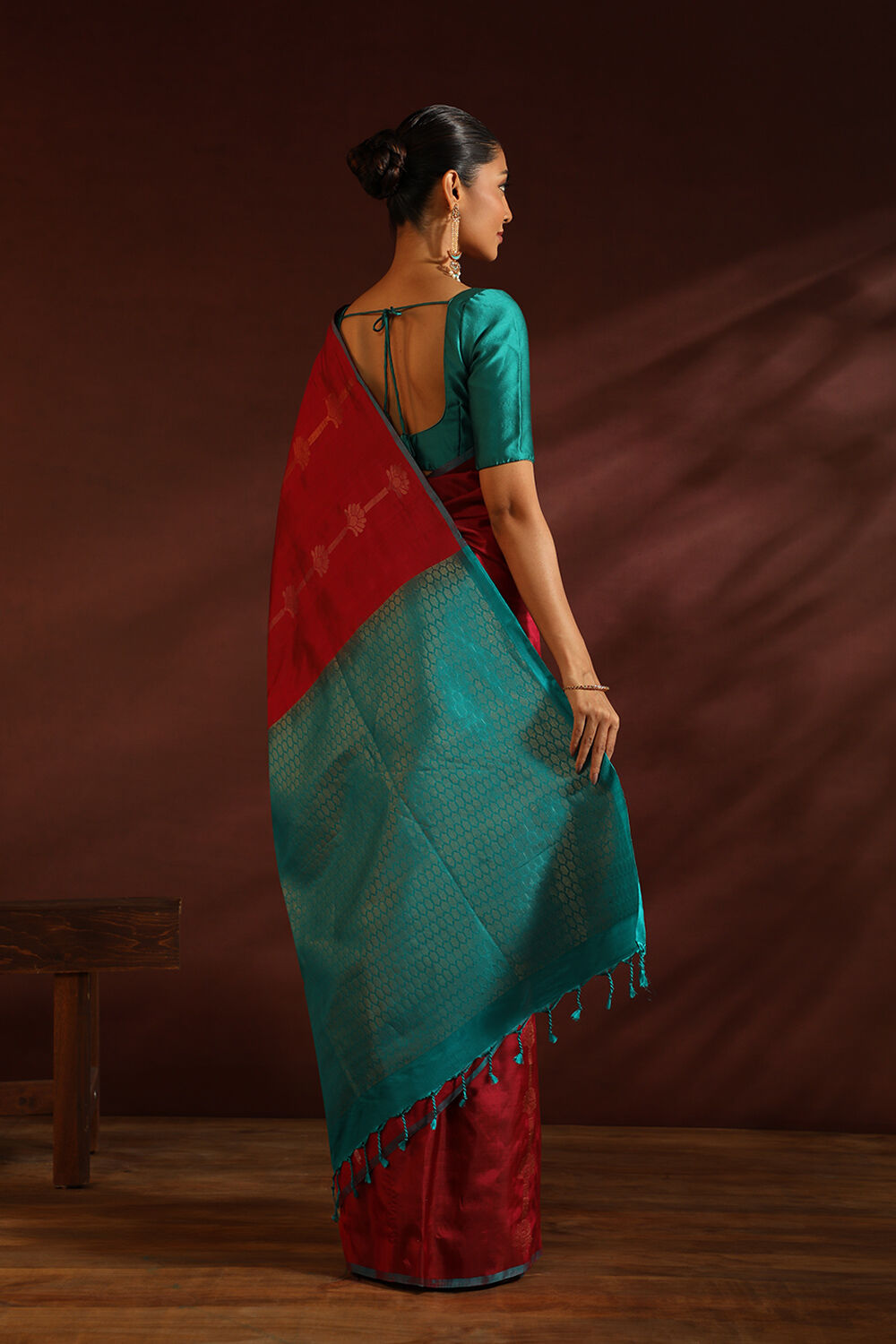 Red South Pure Silk Woven Saree image number null