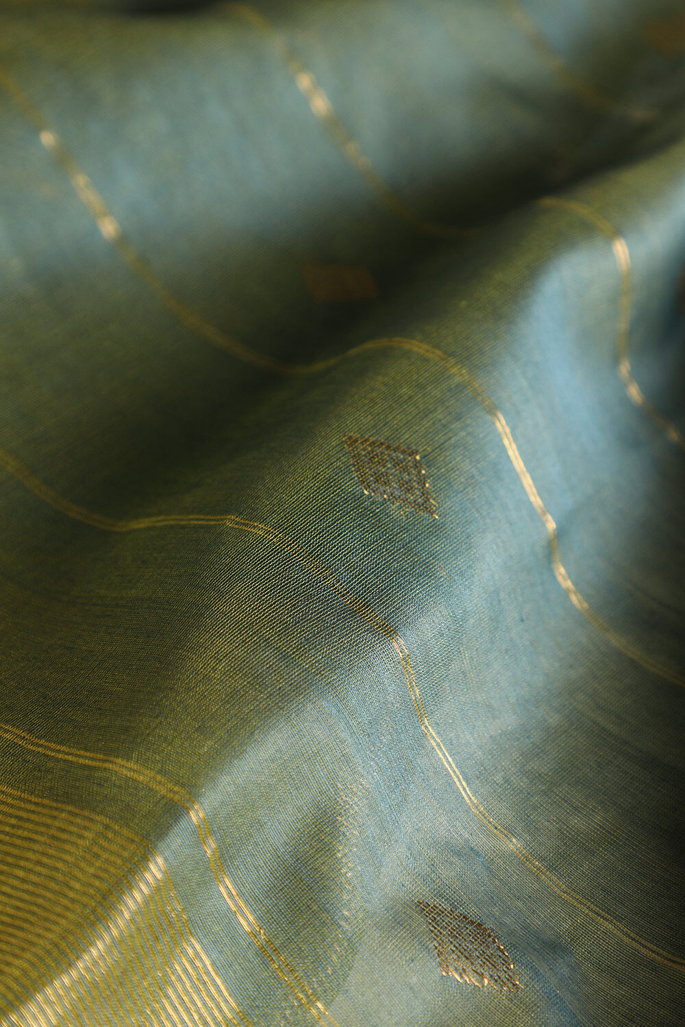 Brown Woven Pure Silk Cotton Maheswari Saree image number null