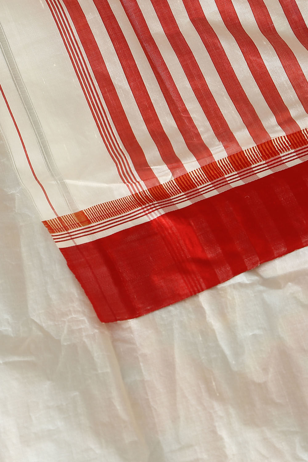 Off White Pure Silk Bengal Saree image number null