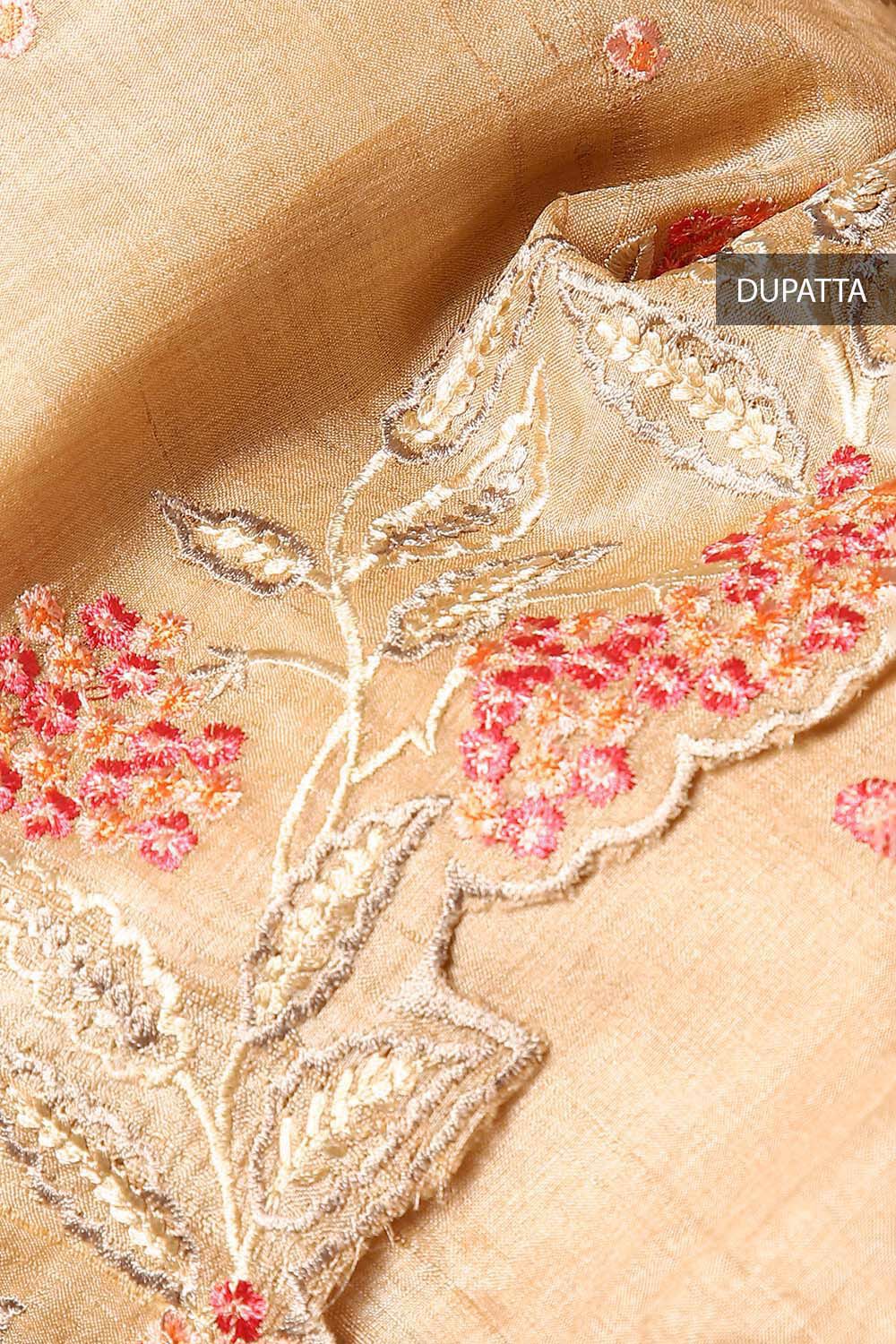Beige Embroidery Silk Suit image number null