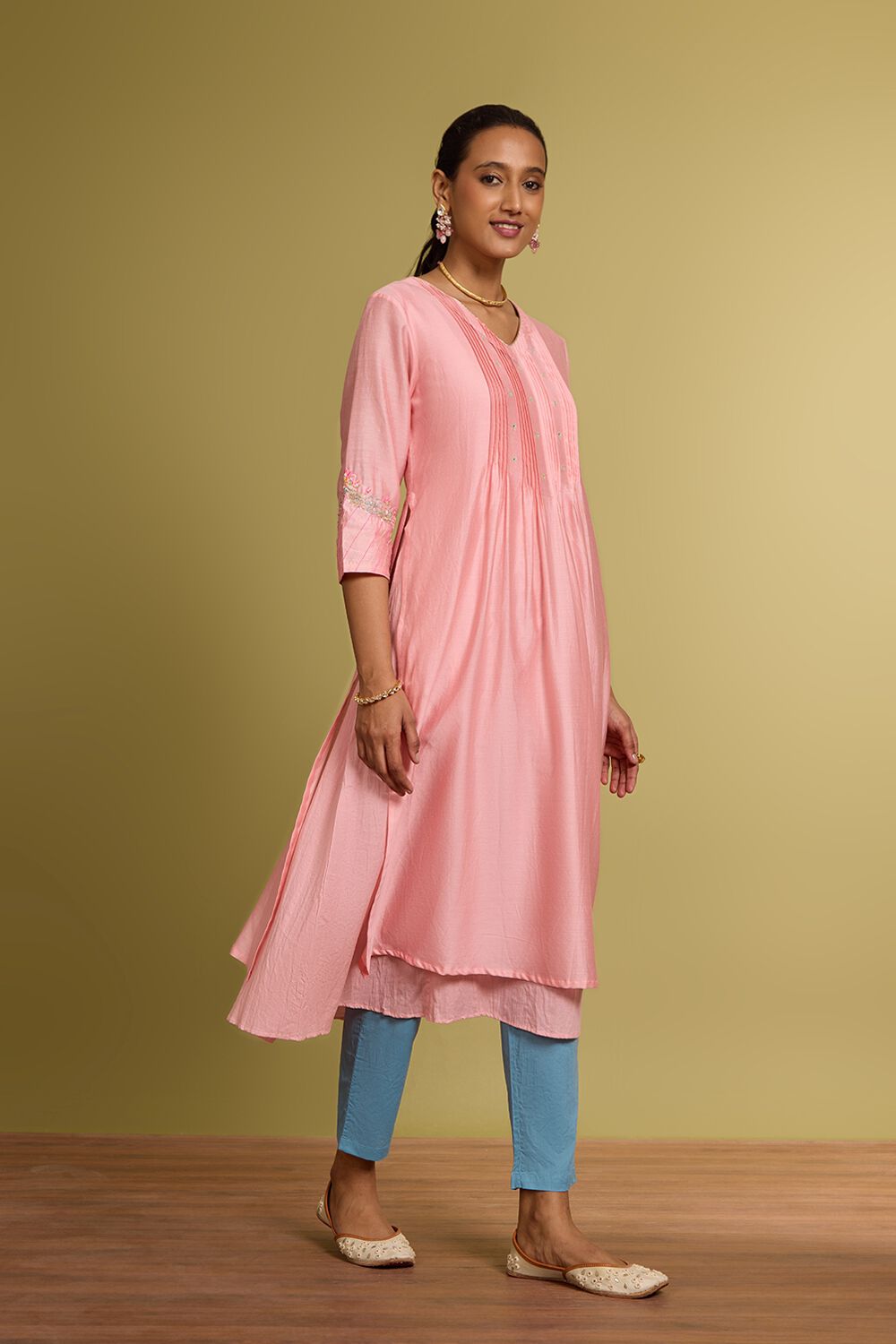 Light Pink Pure Silk Cotton Embroidered Kurta with Slip image number null