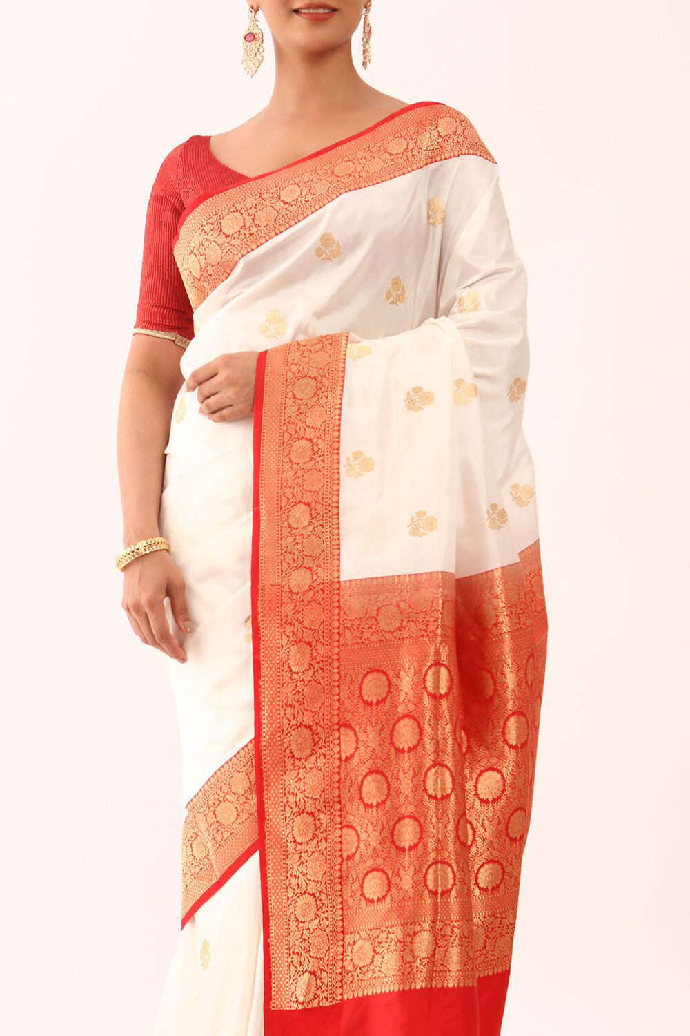 Off-White Pure Silk Kadwa Banarasi Saree image number null