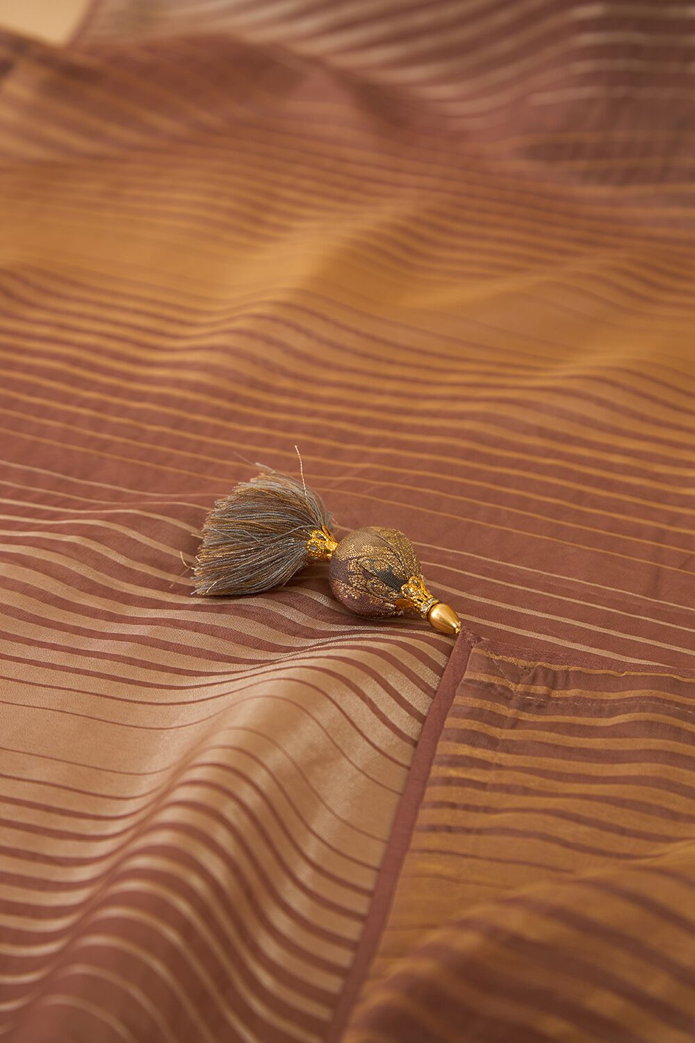 Brown Woven Viscose Saree image number null