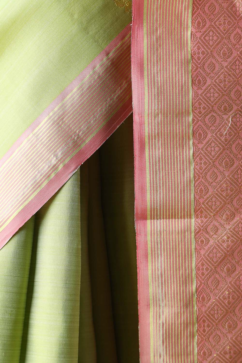 Green Pure Silk Kanjivaram Saree image number null