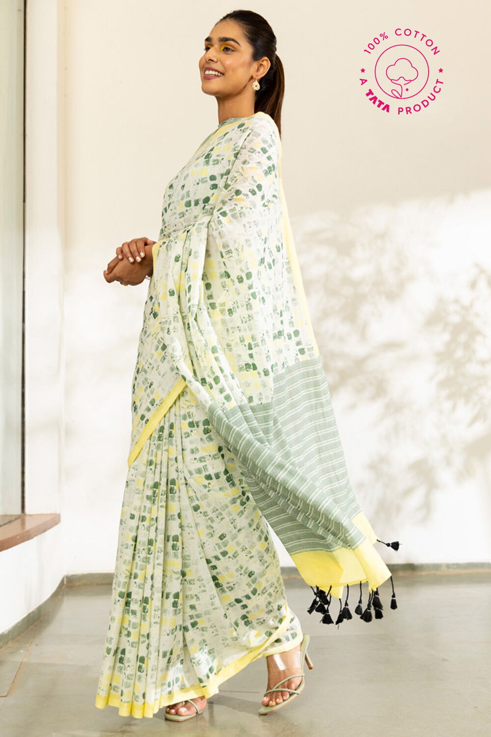 Off White Pure Cotton Printed Saree image number null