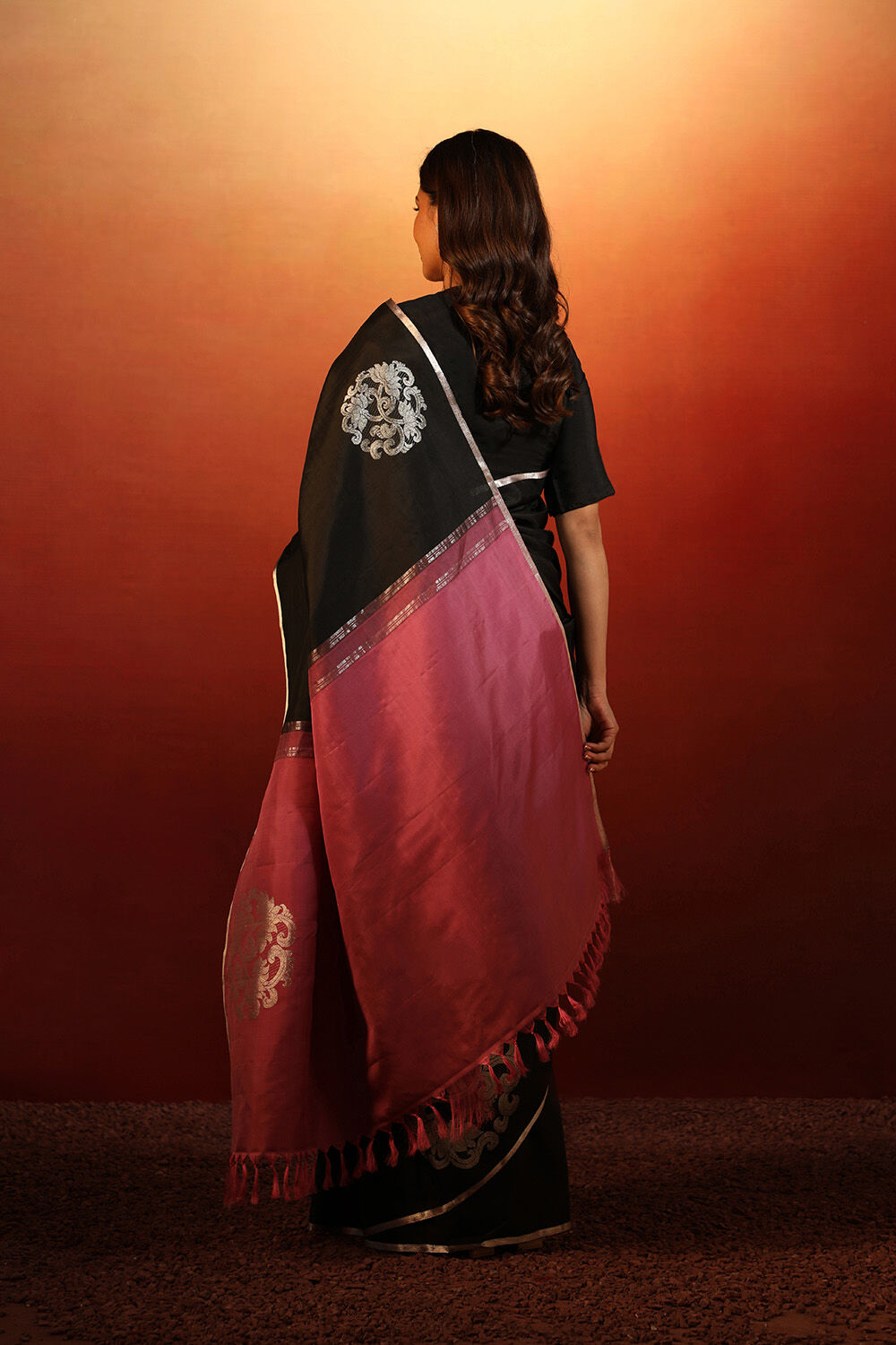 Black Woven Pure Silk Kanjivaram Saree image number null