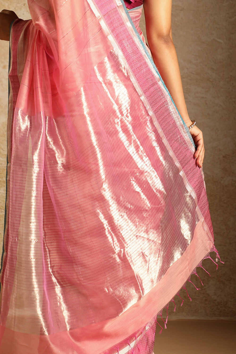 Pink Pure Silk Cotton Woven Maheshwari Saree image number null