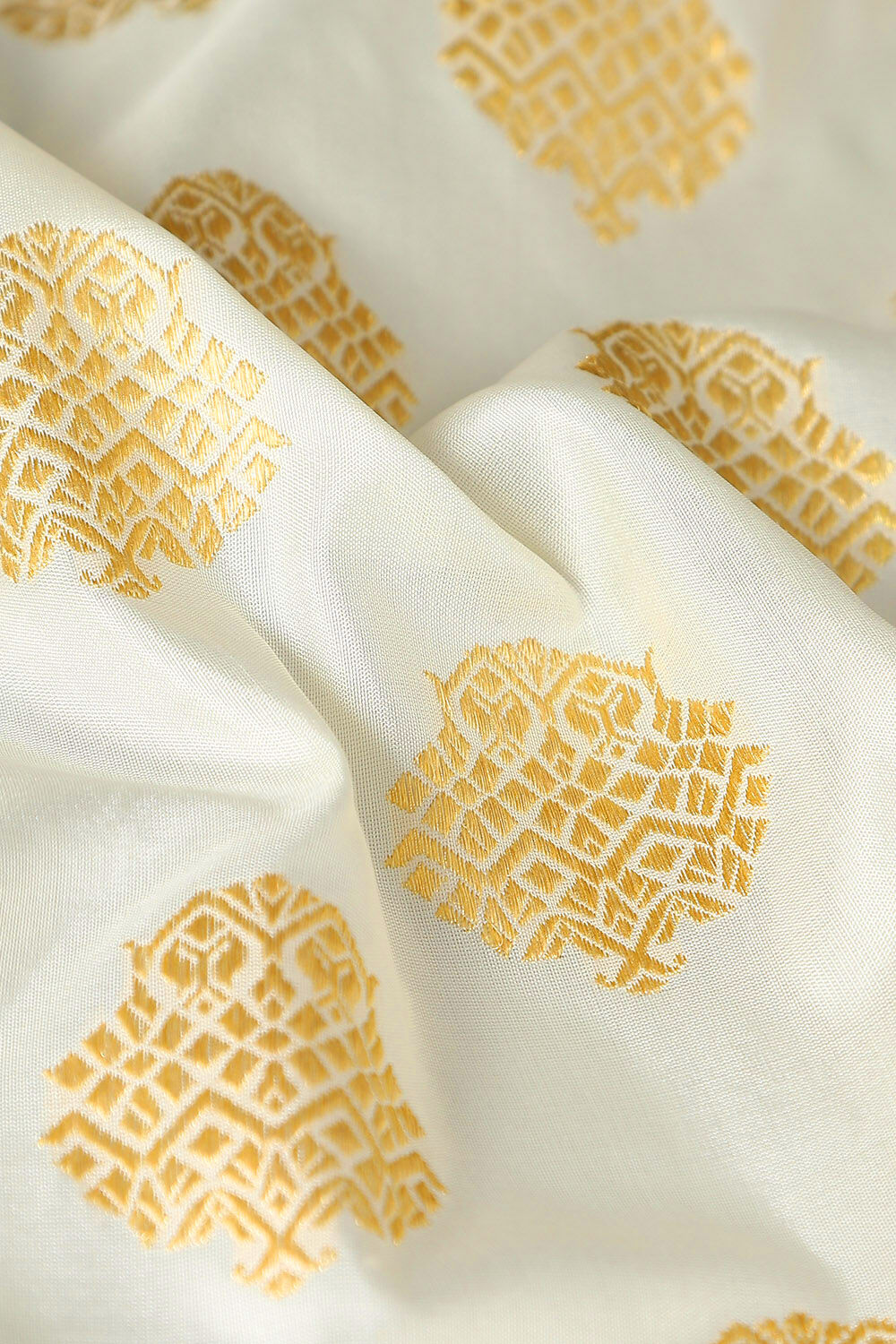 White Pure Silk Banarasi Saree image number null