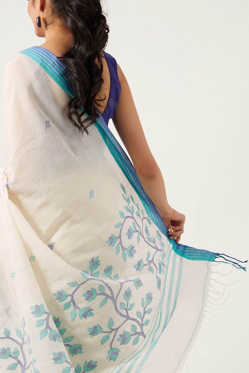 Off White Pure Cotton Bengal Saree image number null
