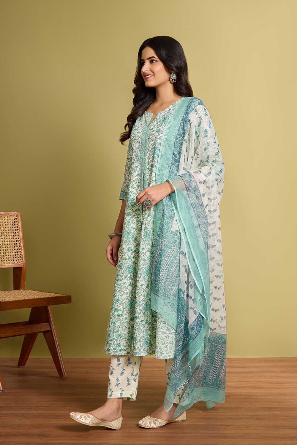 Blue Screen Printed Pure Cotton Kurta Set image number null