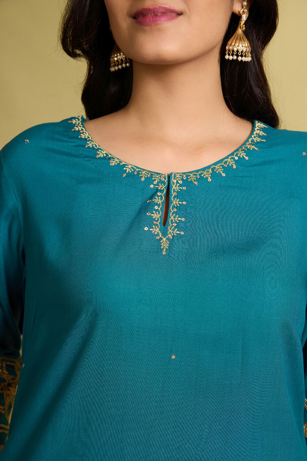 Green Viscose Embroidered Kurta image number null