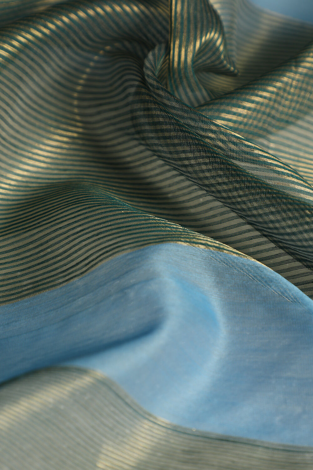 Blue Woven Pure Silk Cotton Maheswari Saree image number null