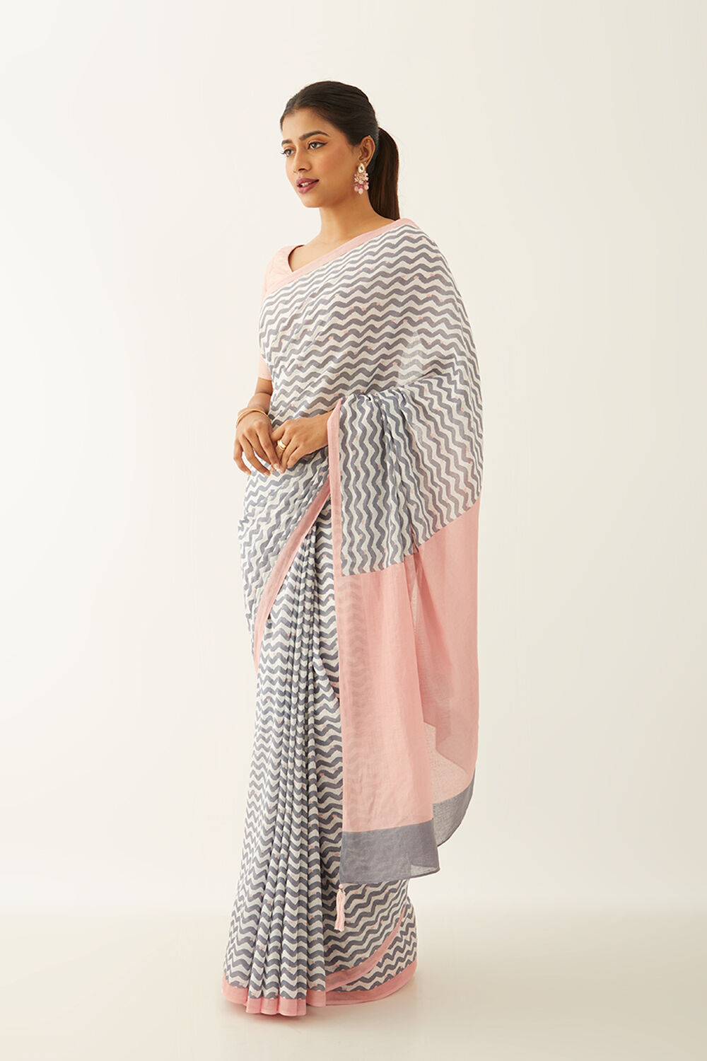 Off White Pure Cotton Mulmul Printed Saree image number null