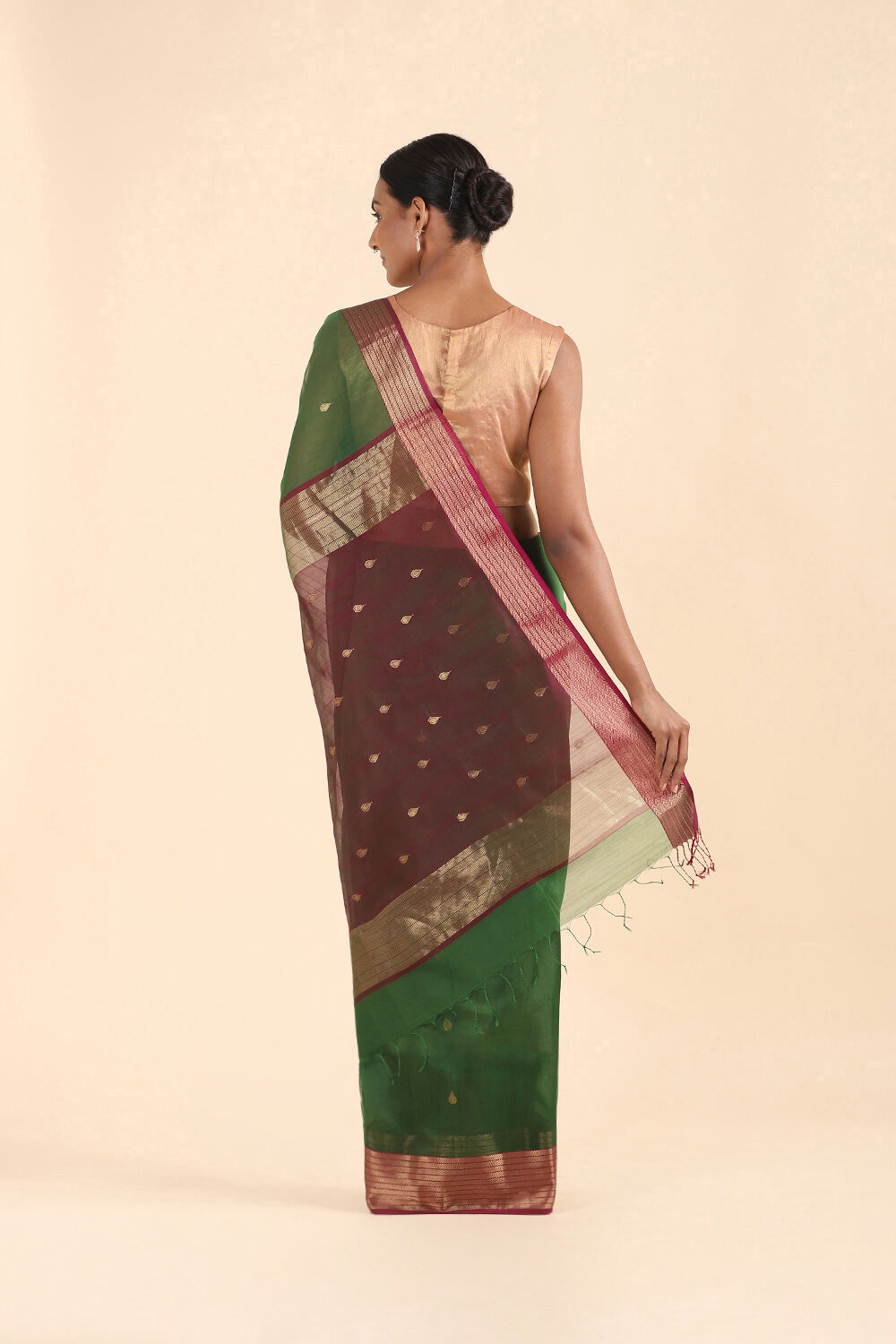 Dark Green Pure Silk Cotton Maheshwar Saree image number null