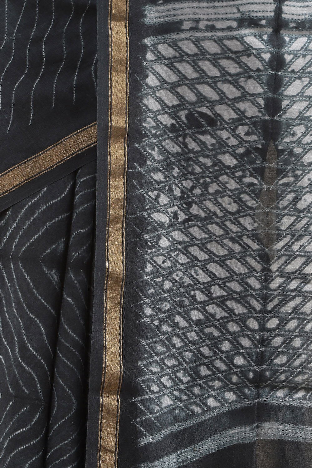Black Pure Silk Cotton Shibori Saree image number null