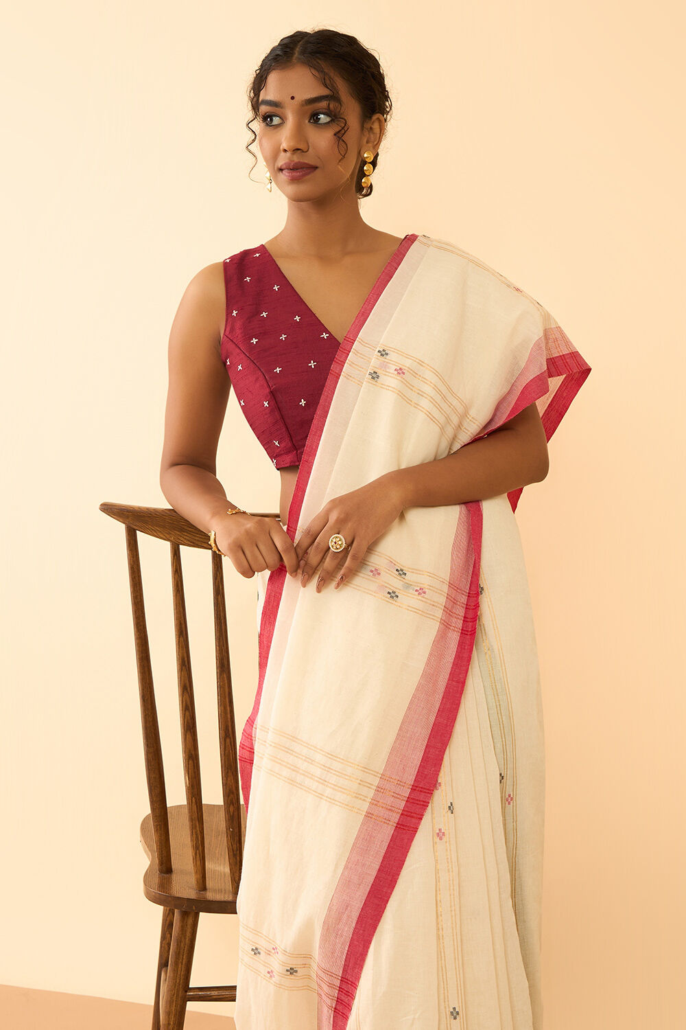 Off White Bengal Pure Cotton Jamdani Saree image number null