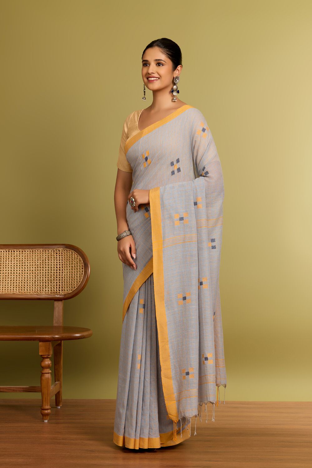 Grey Bengal Pure Cotton Jamdani Saree image number null