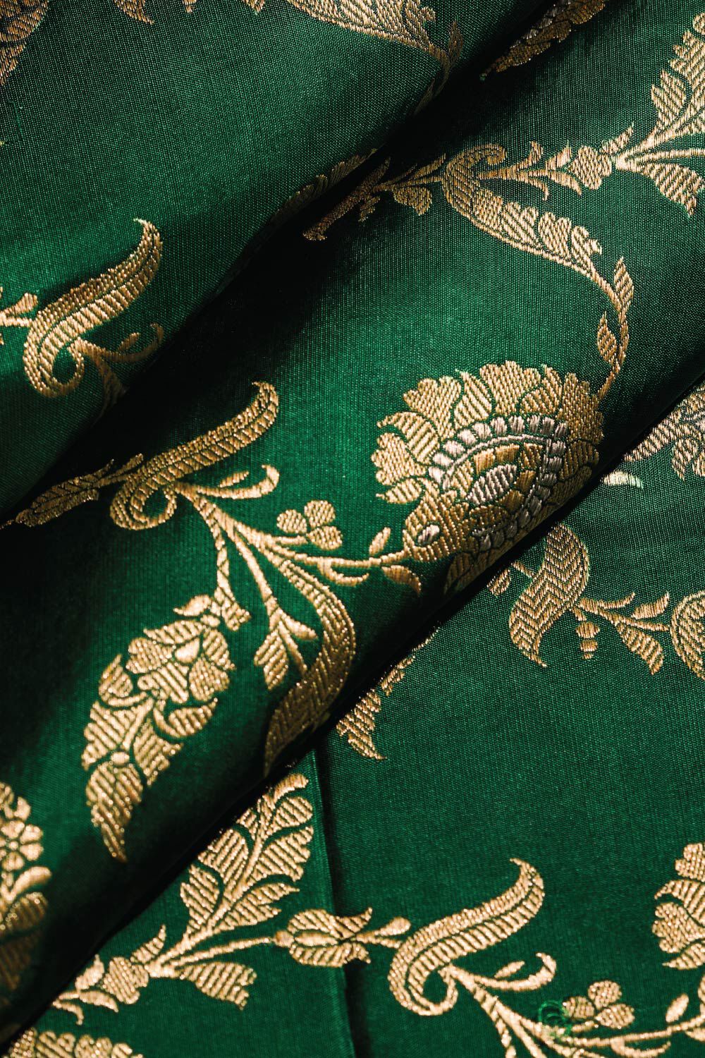 Dark Green Pure Silk Kadwa Banarasi Saree image number null