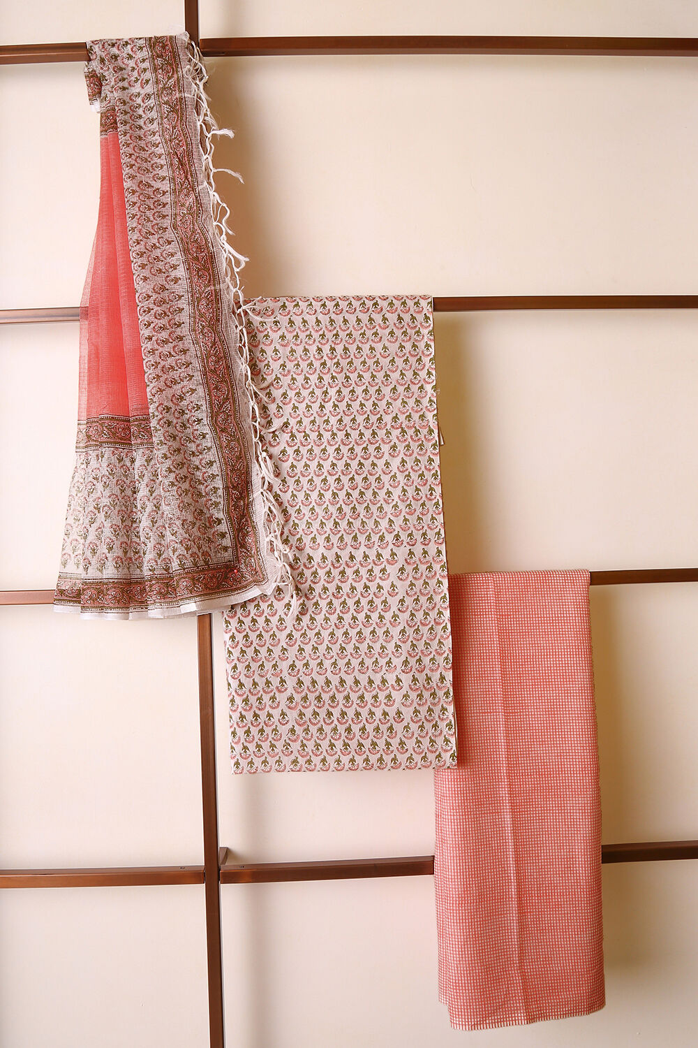 Powder Pink Printed Pure Cotton Suit Set image number null