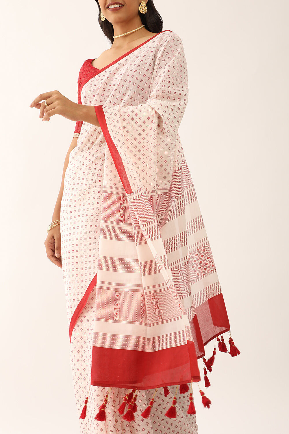 Off White Screen Printed Pure Cotton Saree image number null