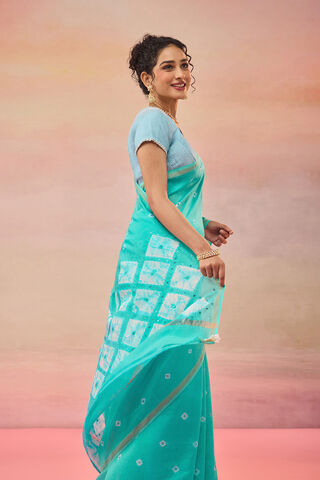 Light Blue Gujarat Pure Silk Cotton Tie & Dye Bandhni Saree image number