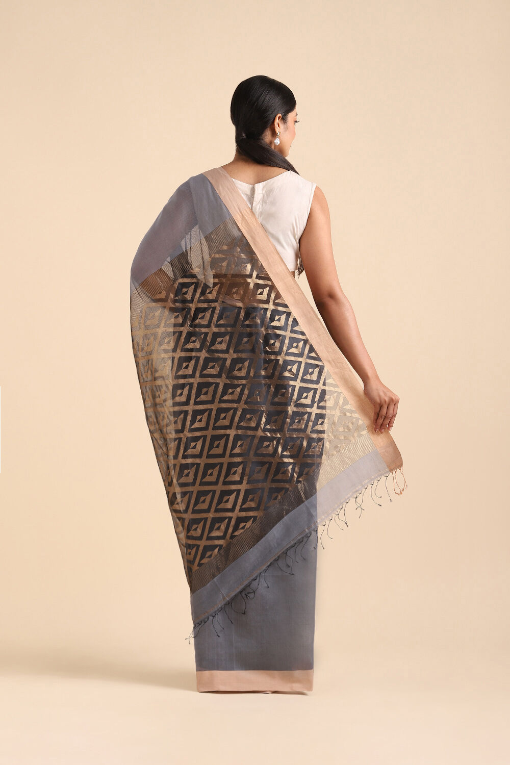 Grey Pure Silk Cotton Bengal Saree image number null