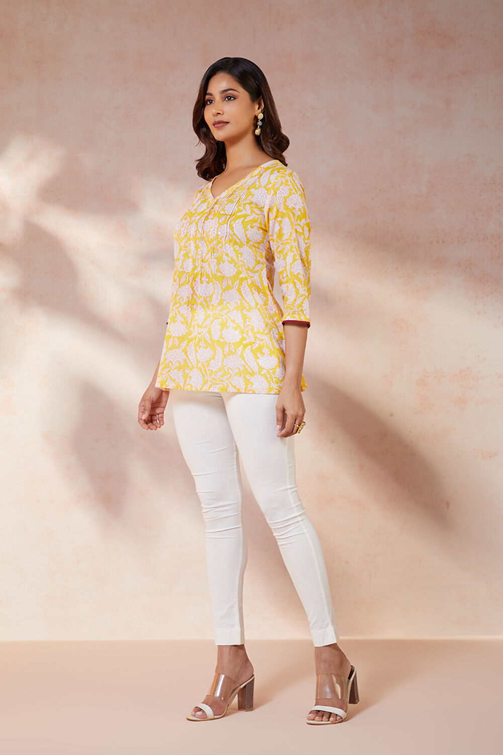 Yellow Pure Cotton Sanganeri Short Top image number null