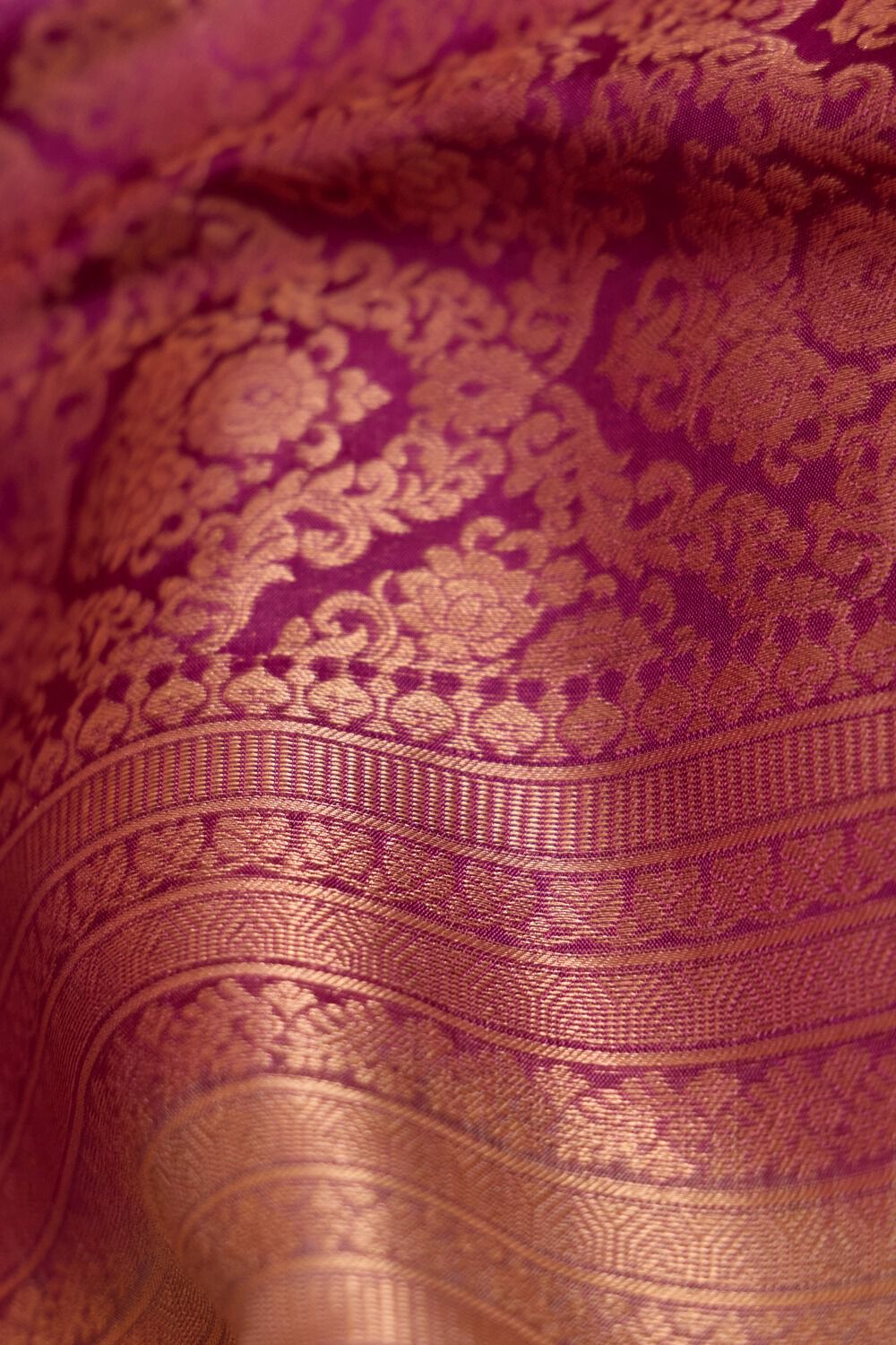 Dark Violet Woven Kanjeevaram Inspired Design Silk Viscose Saree image number null