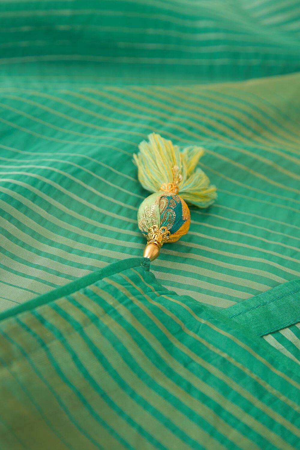 Green Woven Viscose Saree image number null