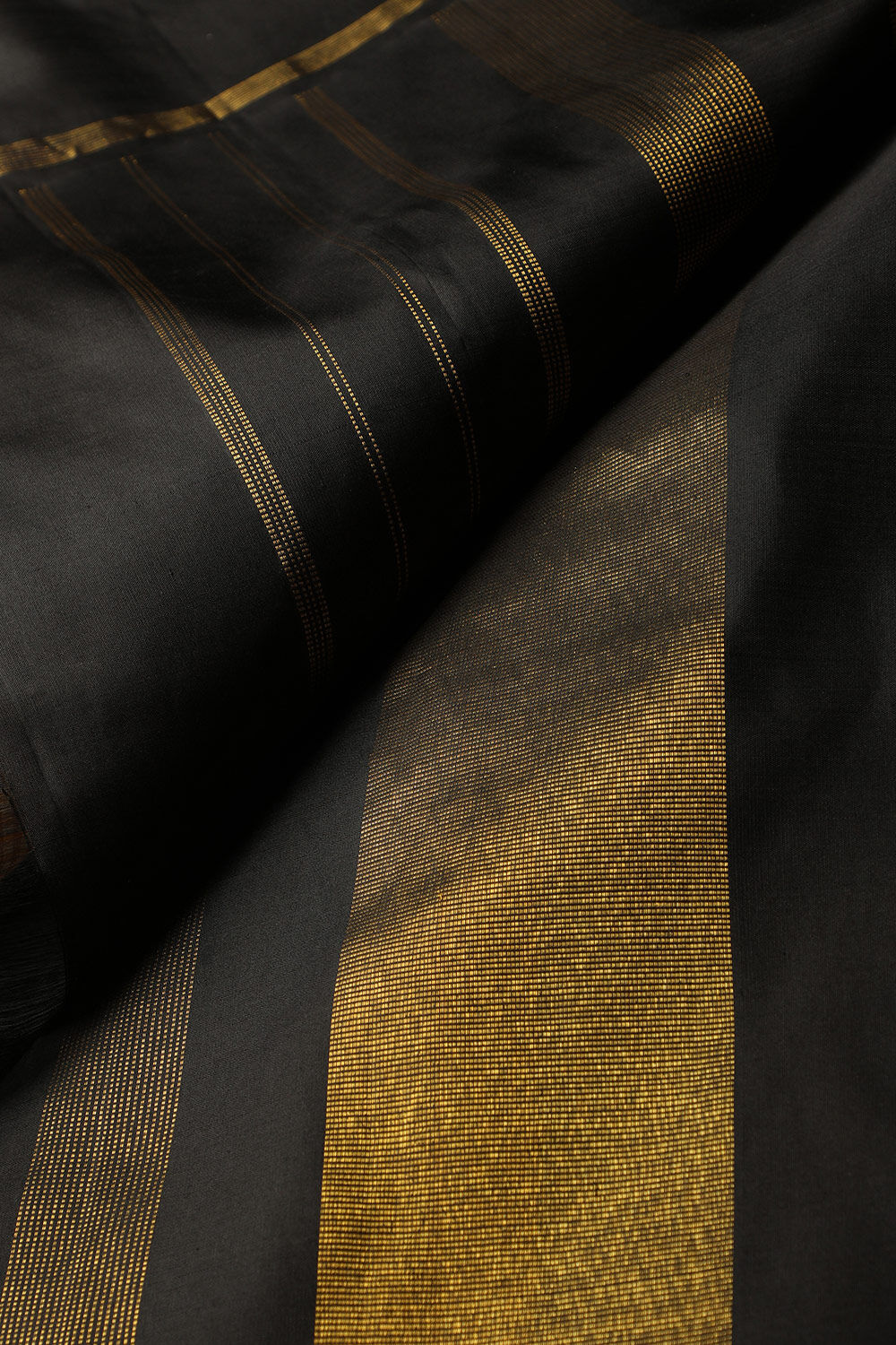 Yellow Woven Pure Silk Kanjivaram Saree image number null