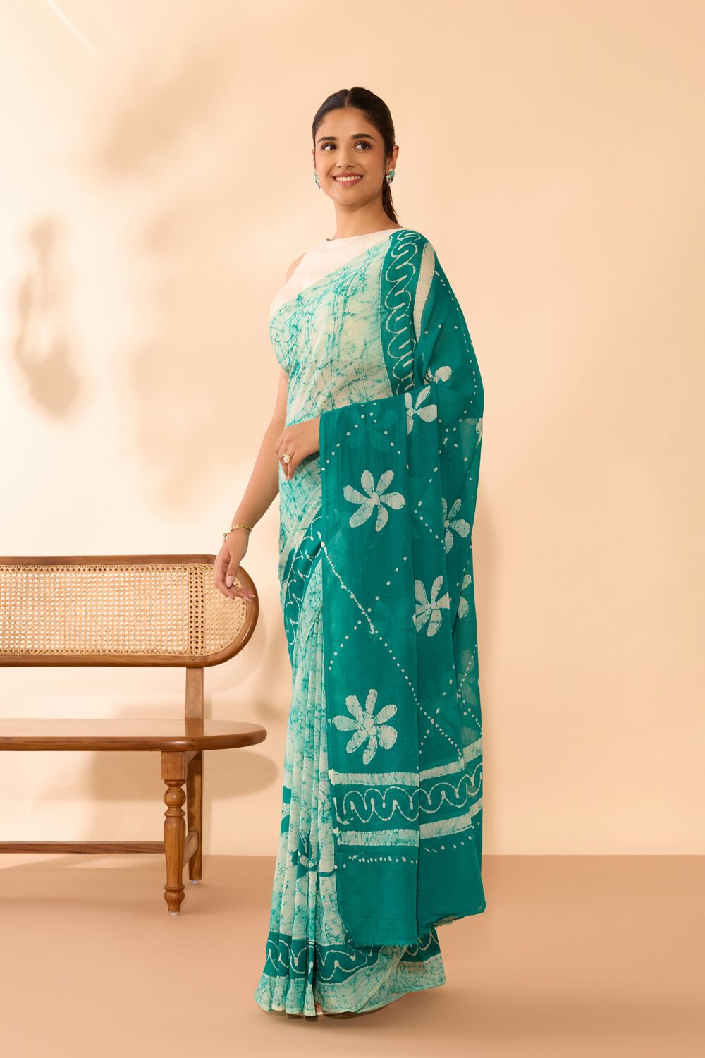 Green Ujjain Pure Cotton Batik Saree image number null