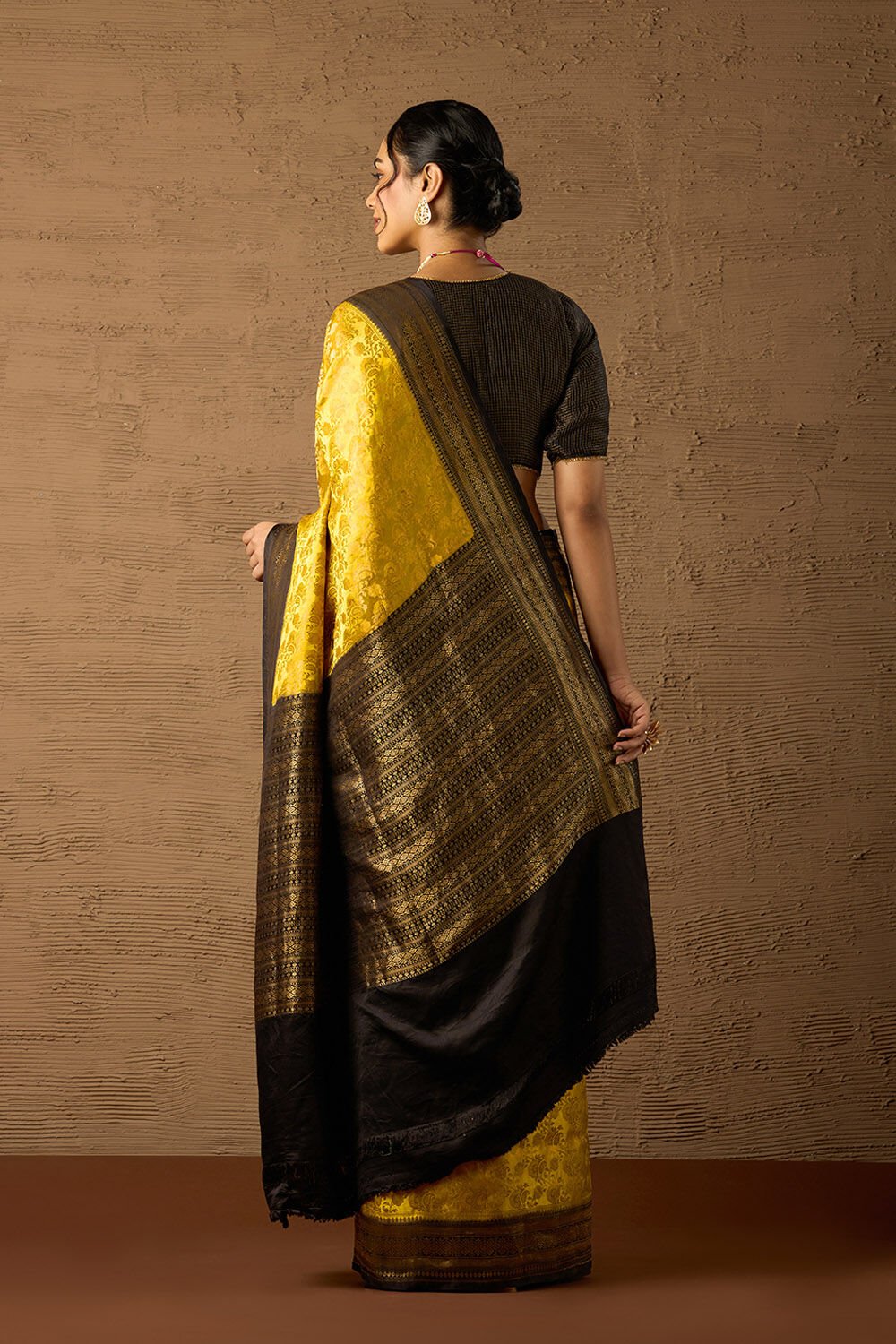 Yellow Pure Silk Tanchoi Banarasi Saree image number null