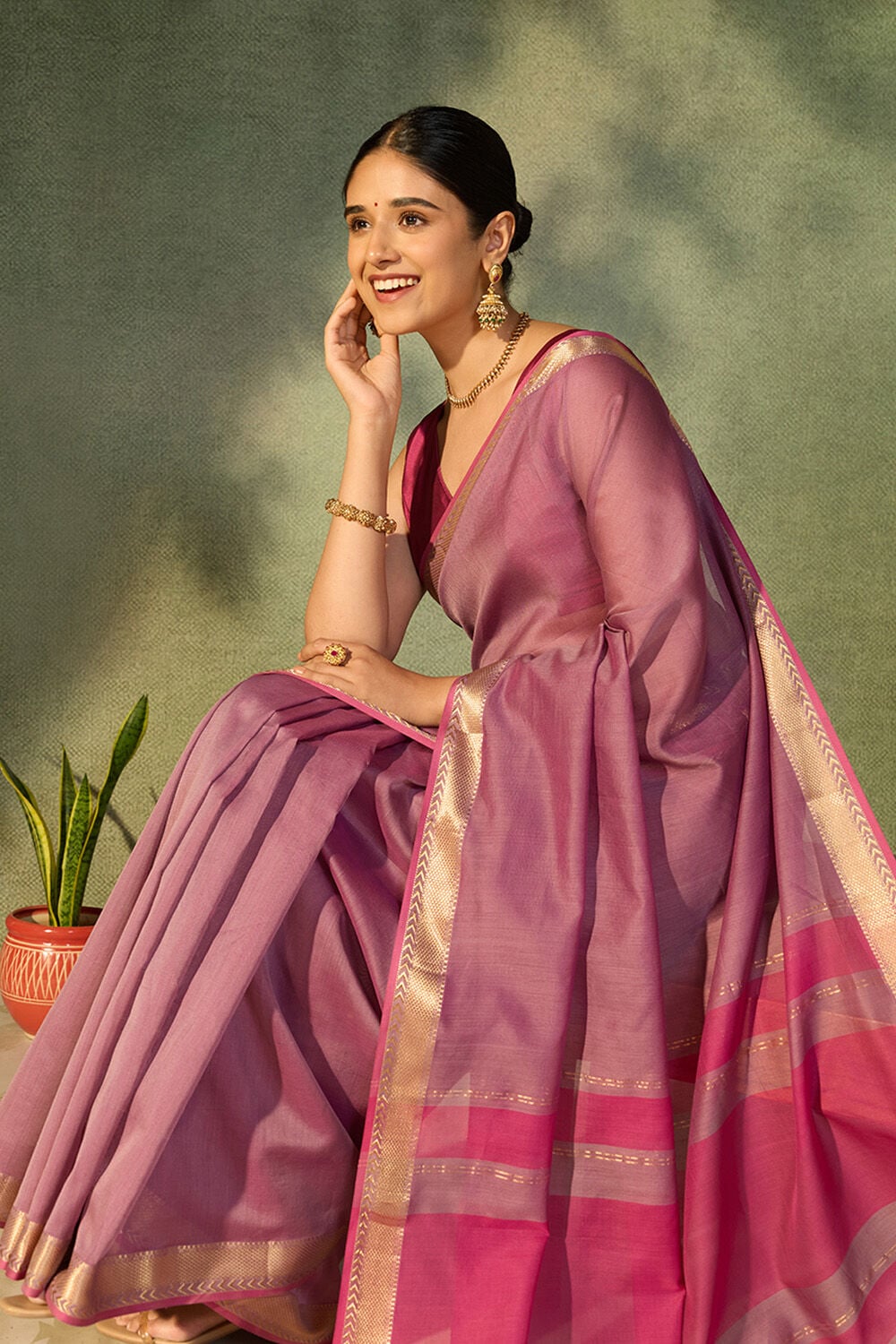 Violet Woven Pure Silk Cotton Maheshwari Saree image number null