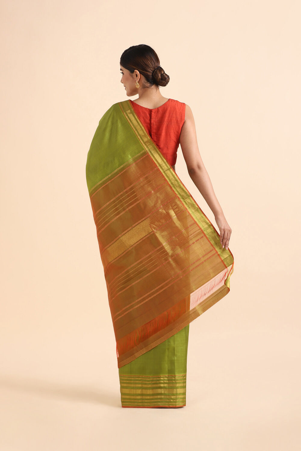 Green Pure Silk Kanjivaram Saree image number null