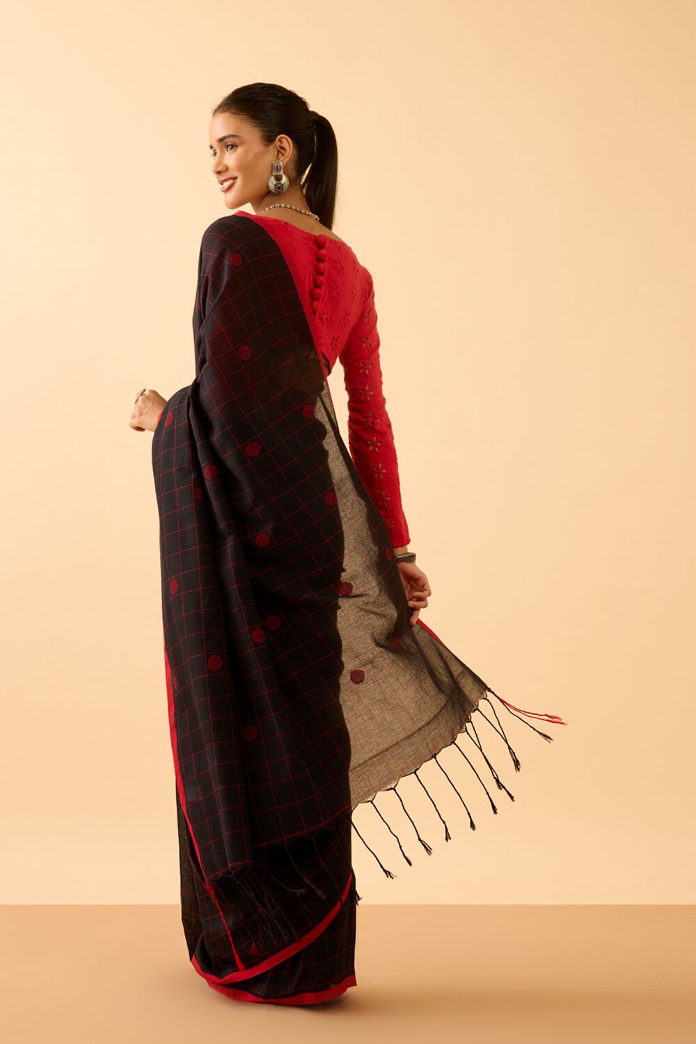 Black Bengal Pure Cotton Jamdani Saree image number null