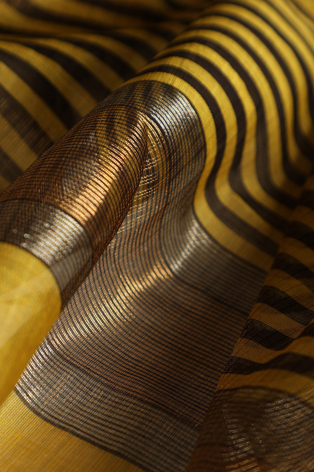 Yellow Woven Pure Silk Tissue Maheswari Saree image number null
