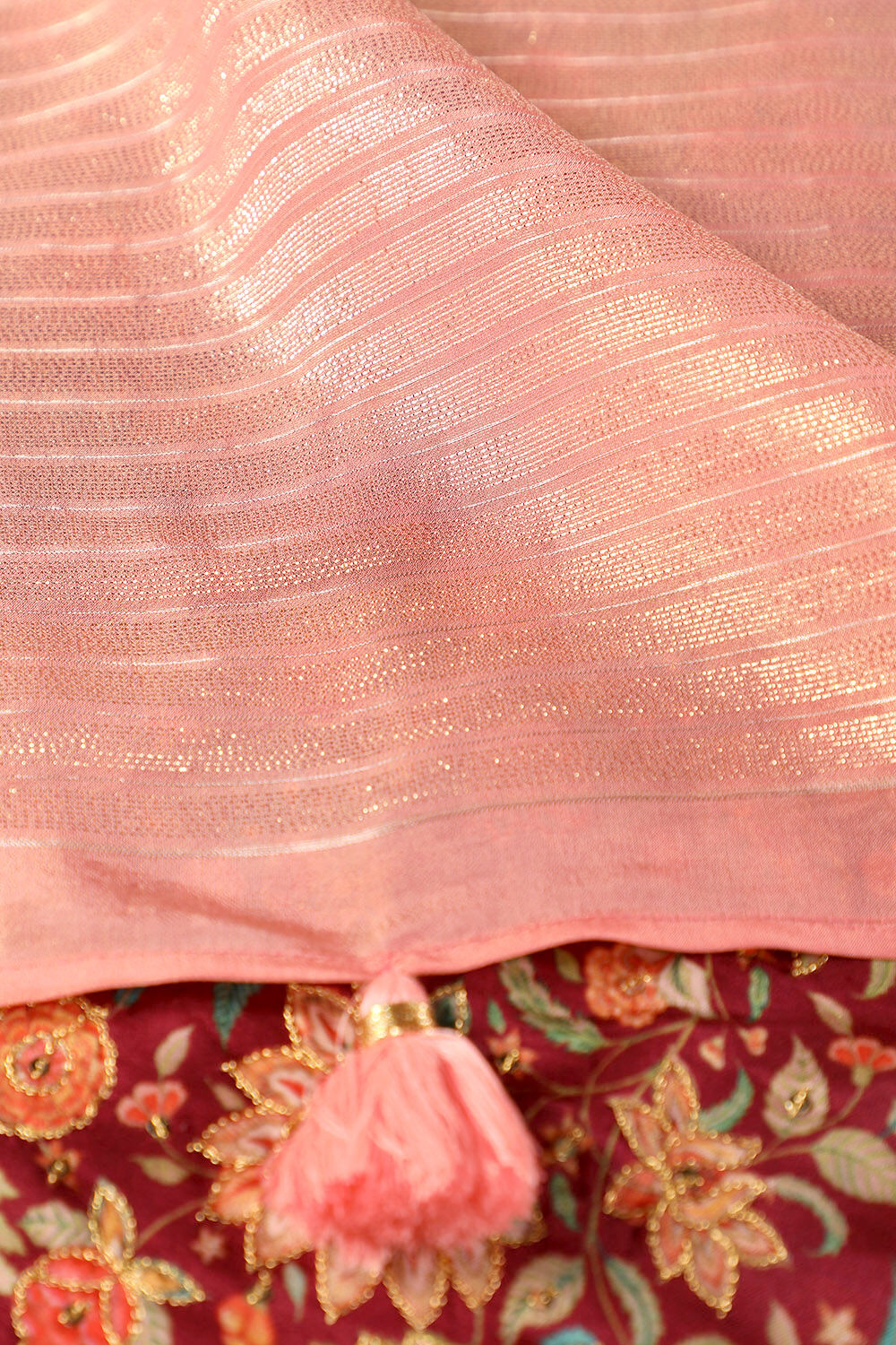 Pink Contemporary Viscose Tissue Woven Saree image number null