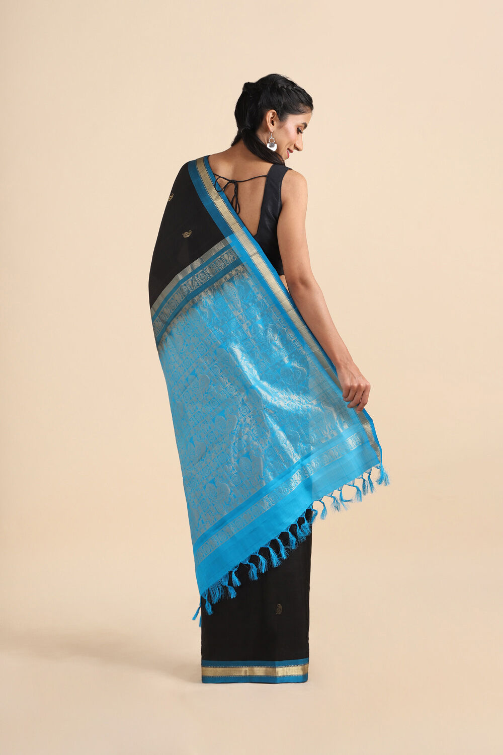 Black Pure Silk Kanjivaram Saree image number null