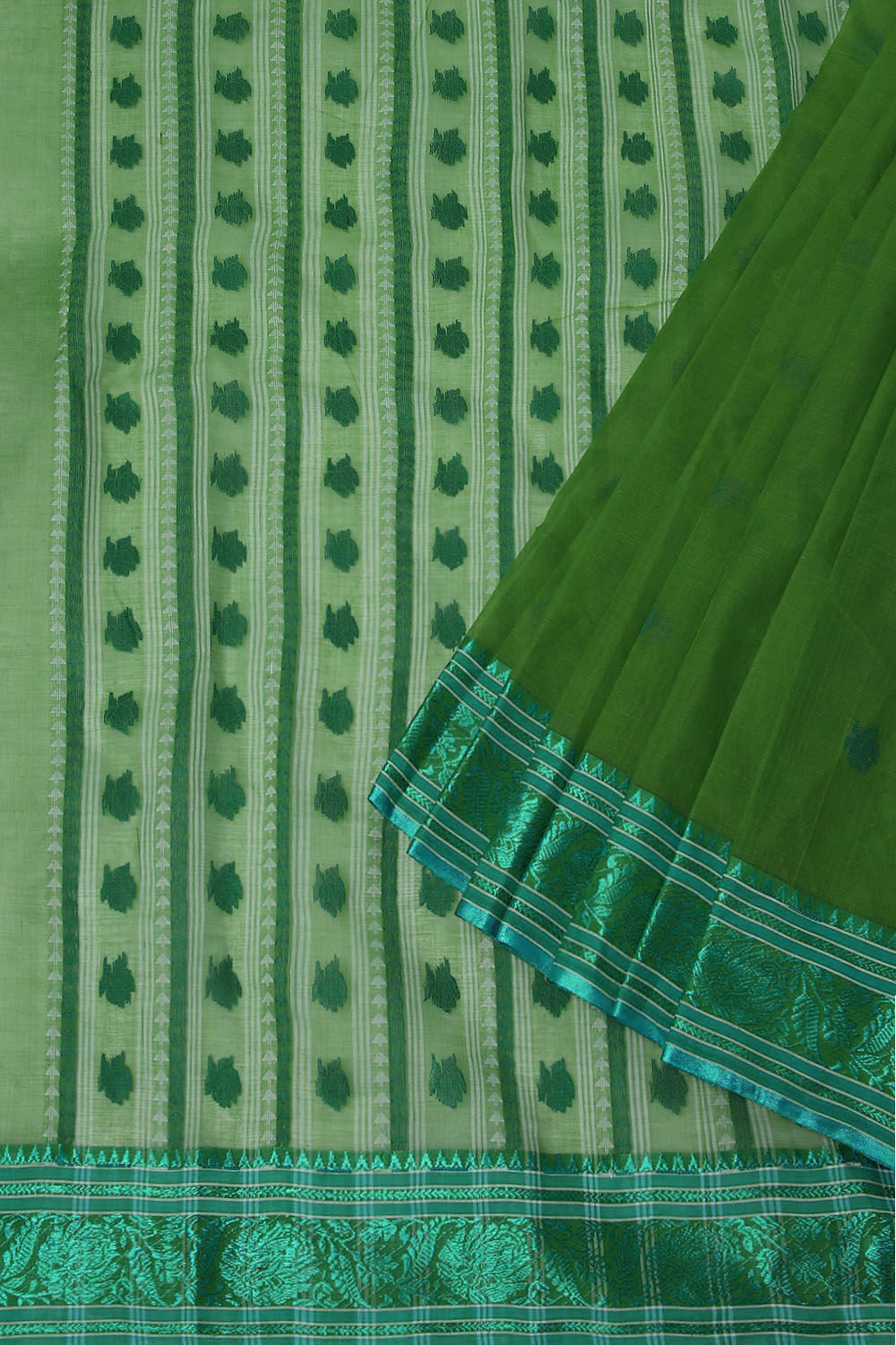 Green Pure Cotton Jamdani Saree image number null
