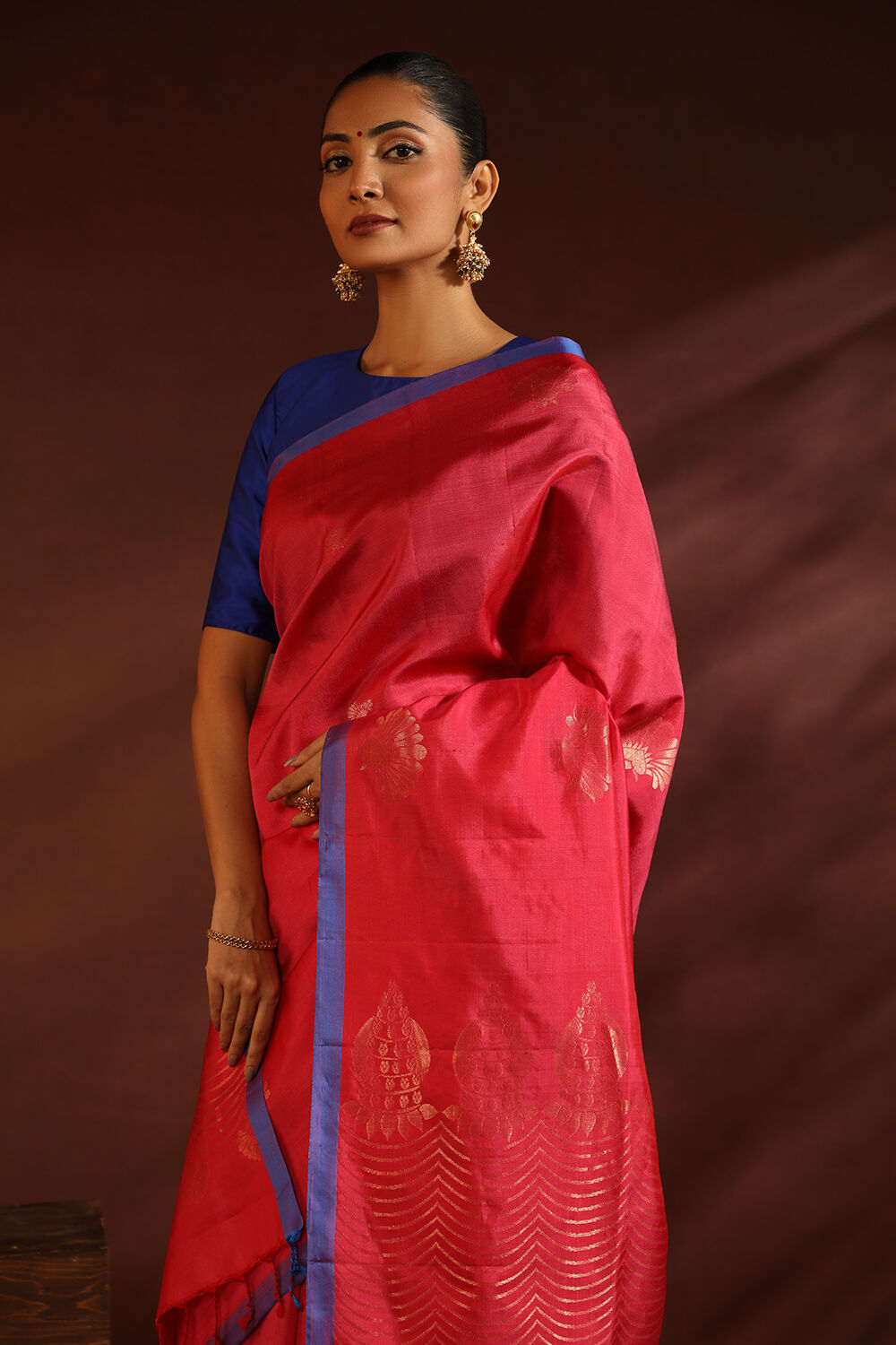 Red South Pure Silk Woven Saree image number null