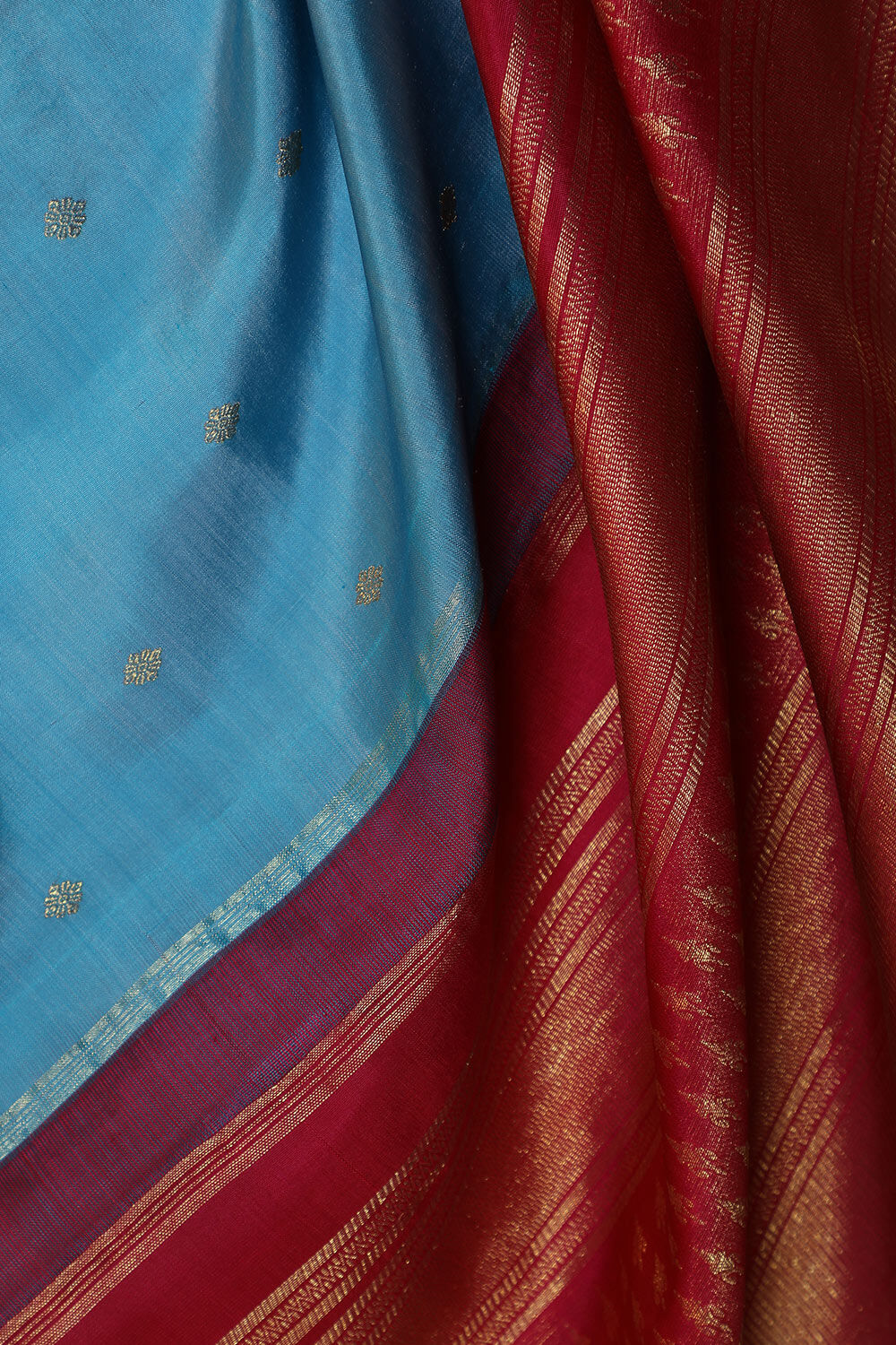 Blue Pure Silk Woven Kanjivaram Saree image number null