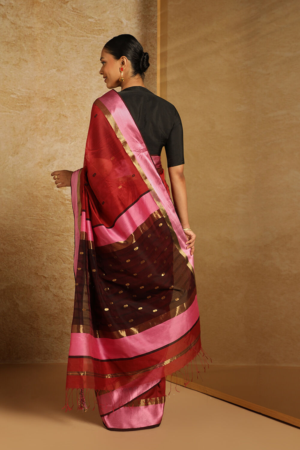 Red Woven Pure Silk Cotton Maheswari Saree image number null